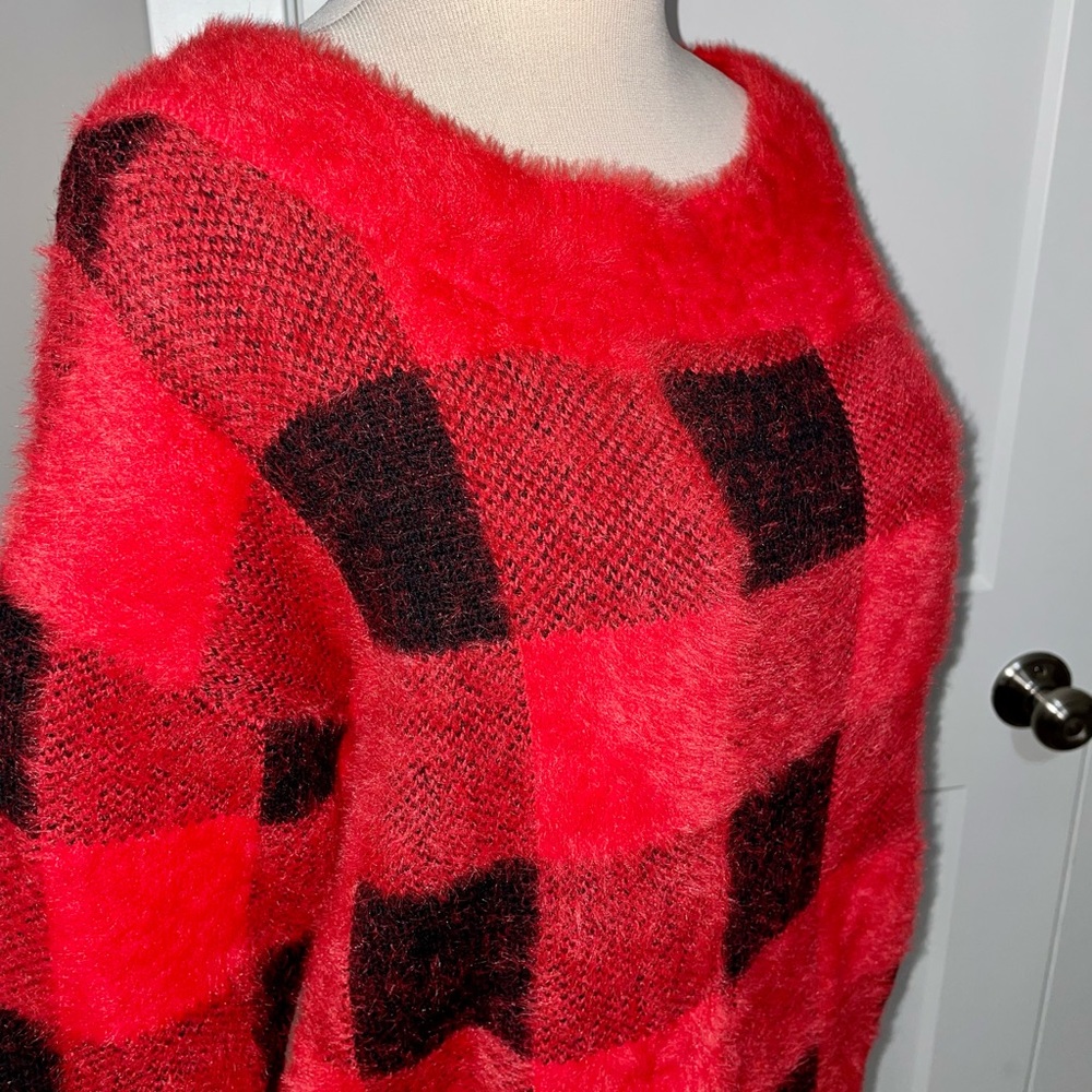 Express Sweater - Picture 2 of 3
